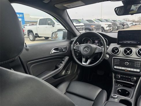 Used 2020 Mercedes-Benz GLA 250 GLA 250 image 15
