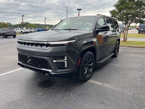 New 2026 Jeep Grand Wagoneer 4WD image 4
