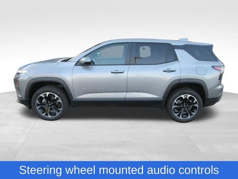 Used 2026 Chevrolet Equinox LT w/ Safety and Technology Package FWD image 2