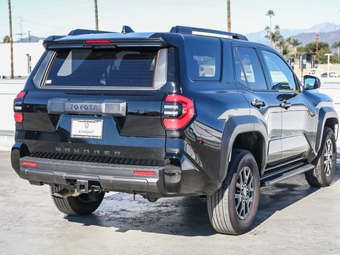 Used 2025 Toyota 4Runner SR5 image 7