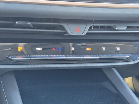 Certified 2025 Buick Envision Sport Touring image 20