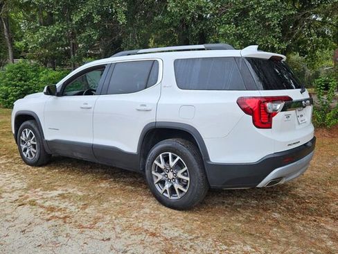 Used 2023 GMC Acadia SLT image 11