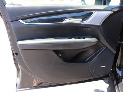 Used 2023 Cadillac XT5 Premium Luxury FWD image 8