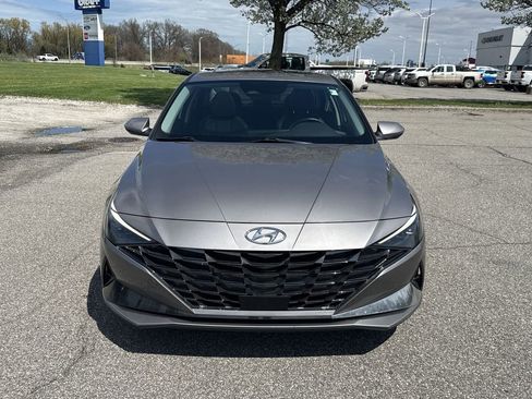 Used 2022 Hyundai Elantra Limited image 3