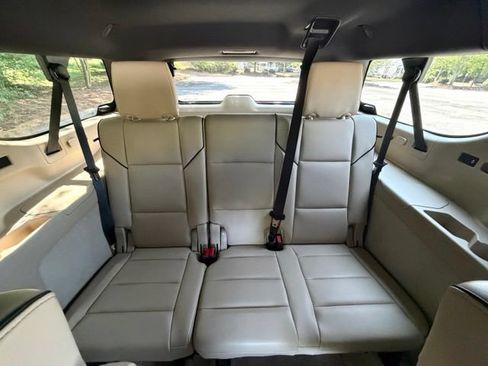 Used 2023 Cadillac Escalade ESV Premium Luxury AWD/4WD image 45