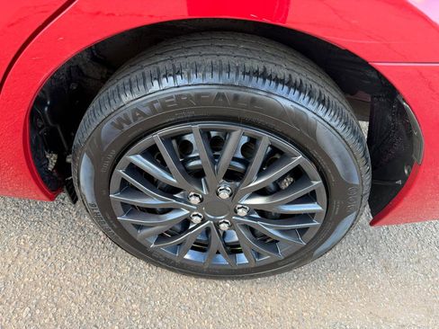 Used 2018 Toyota Corolla LE image 25