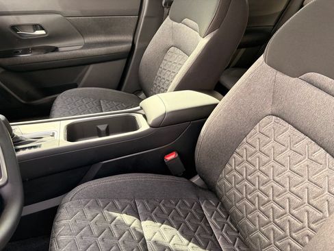 Certified 2026 Nissan Kicks SV FWD image 19