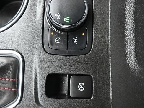 Used 2023 Chevrolet Traverse RS image 31