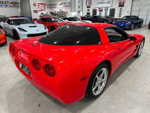 Used 2004 Chevrolet Corvette Coupe w/ Preferred Equipment Group RWD image 30