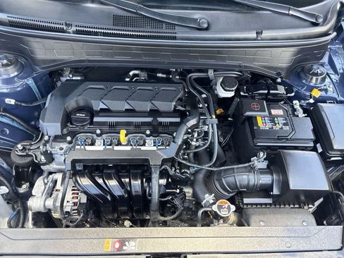 Used 2023 Hyundai Venue Limited w/ Cargo Package FWD image 12