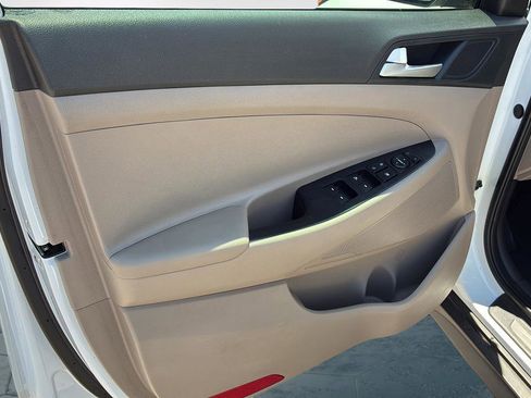 Used 2021 Hyundai Tucson Value FWD image 11
