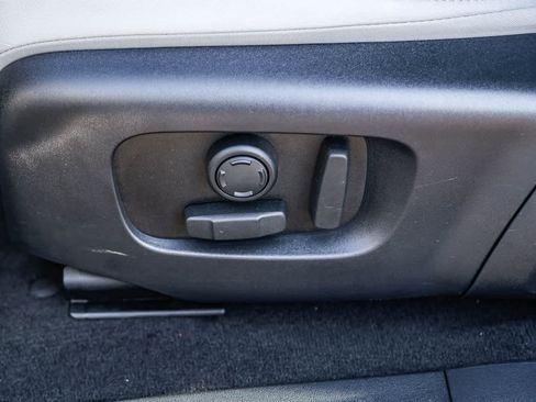 Used 2025 Land Rover Range Rover Evoque S image 22