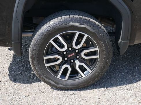 Used 2024 GMC Sierra 1500 AT4 w/ AT4 Premium Package AWD/4WD image 12