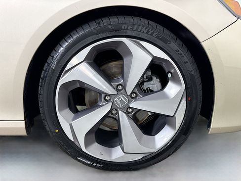 Used 2019 Honda Accord Touring image 30