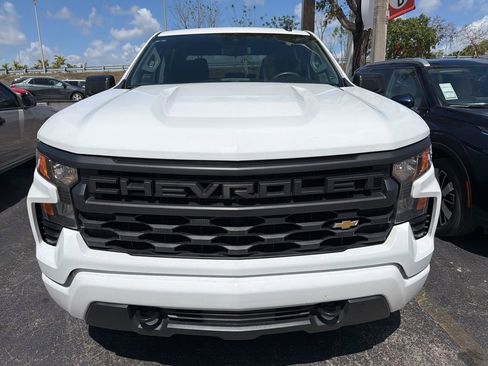Used 2025 Chevrolet Silverado 1500 Custom image 2