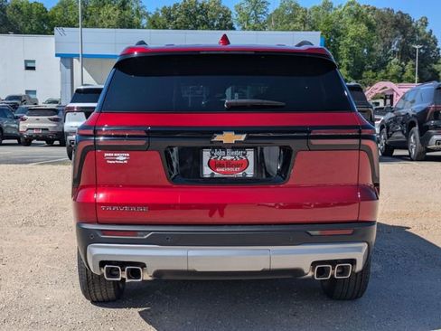New 2026 Chevrolet Traverse LT FWD image 3