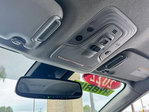 Used 2022 Toyota Prius XLE image 31