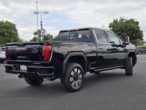 Used 2024 GMC Sierra 2500 Denali AWD/4WD image 4