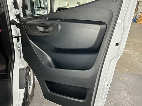 Used 2025 Mercedes-Benz Sprinter 2500 image 10
