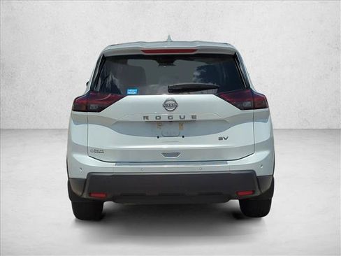 Used 2024 Nissan Rogue SV FWD image 6