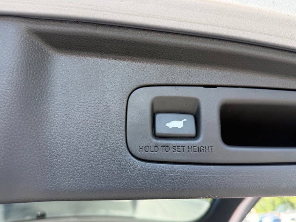 Used 2025 Honda CR-V EX-L image 18