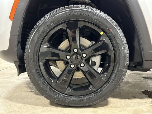 New 2026 Jeep Grand Cherokee Limited image 28