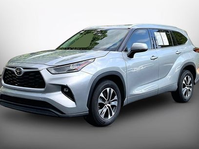 Used 2021 Toyota Highlander XLE