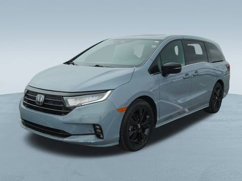 Used 2023 Honda Odyssey Sport image 3