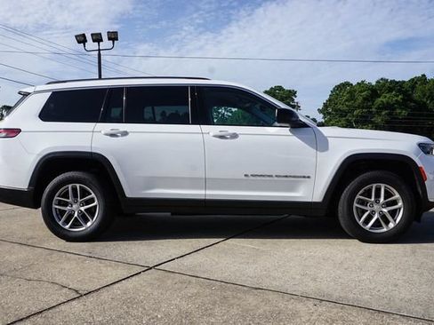 Used 2023 Jeep Grand Cherokee L Laredo AWD/4WD image 3