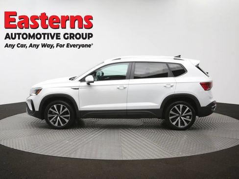 Used 2024 Volkswagen Taos SE FWD image 59