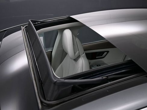 Used 2023 Mercedes-Benz EQE 350+ 4MATIC Sedan image 9