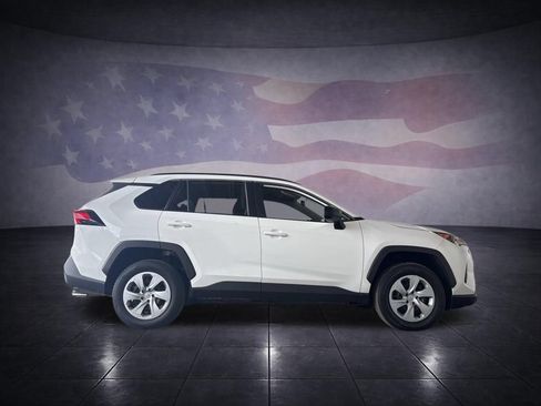 Used 2020 Toyota RAV4 LE FWD image 6