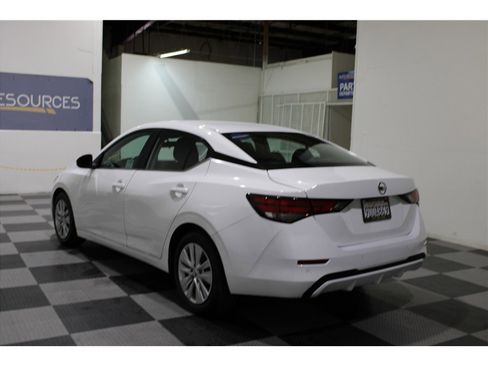 Used 2022 Nissan Sentra S image 6