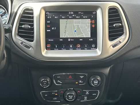 Used 2018 Jeep Compass Latitude w/ Popular Equipment Group image 19