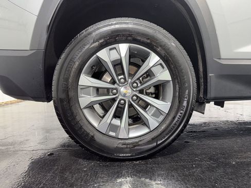 Used 2025 Chevrolet Equinox LT w/ Convenience Package II FWD image 8