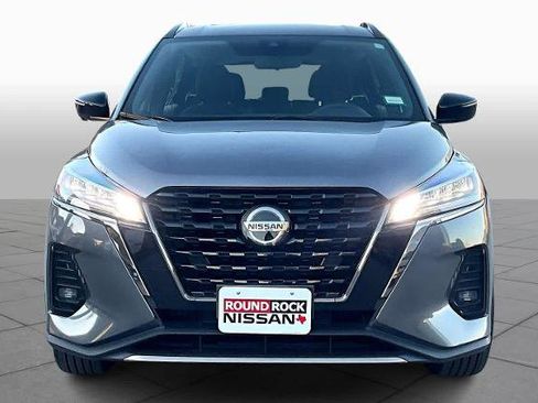 Certified 2021 Nissan Kicks SR image 4