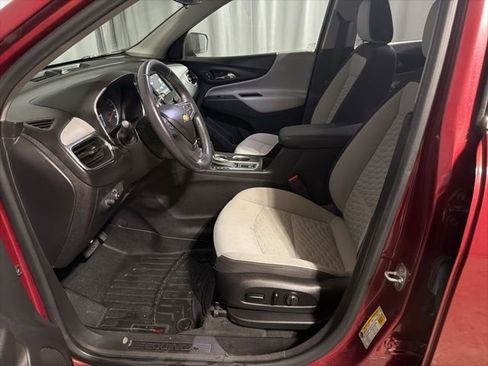 Used 2018 Chevrolet Equinox LT image 12