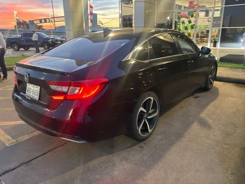 Used 2018 Honda Accord LX image 2