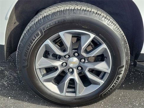 Used 2021 Chevrolet Suburban LT image 10