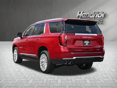 Used 2025 GMC Yukon Denali w/ Sun & Power Step Package AWD/4WD image 8