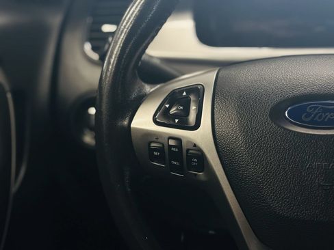 Used 2015 Ford Taurus SEL AWD/4WD image 48