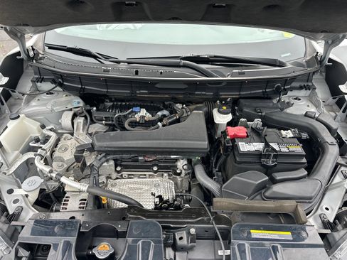 Used 2019 Nissan Rogue S w/ Special Edition Package FWD image 17