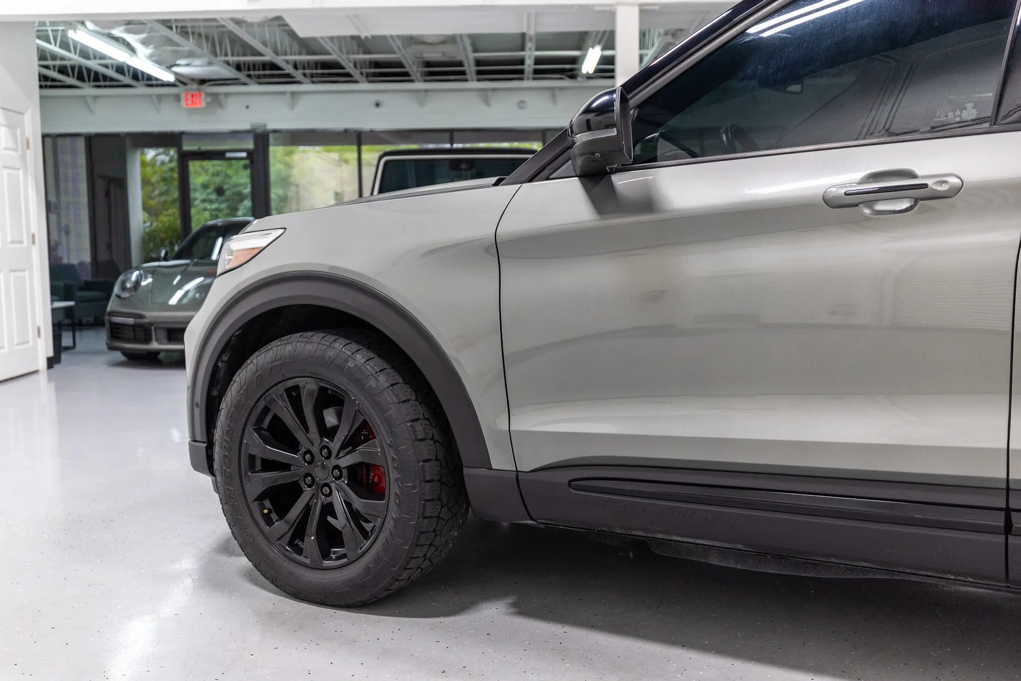 Used 2020 Ford Explorer ST w/ Premium Technology Package AWD/4WD image 11