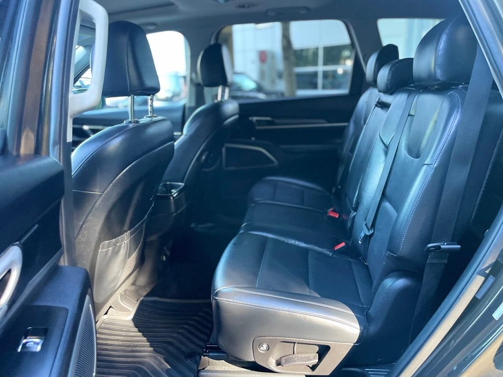 Used 2020 Kia Telluride S w/ S 8 Passenger Seating Package AWD/4WD image 11