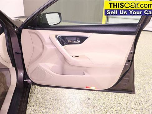 Used 2014 Nissan Altima 2.5 SV FWD image 32