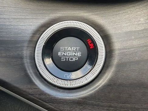 Certified 2023 Jeep Grand Cherokee L Limited AWD/4WD image 37