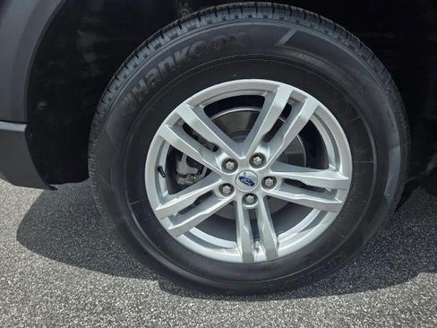 Used 2023 Ford Explorer XLT AWD/4WD image 22