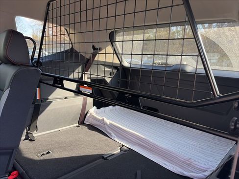 Used 2025 Volkswagen Atlas Peak Edition SE image 21