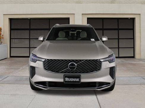 New 2026 Volvo XC90 T8 Plus w/ Protection Package Premier image 2