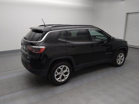 Used 2024 Jeep Compass Latitude image 10